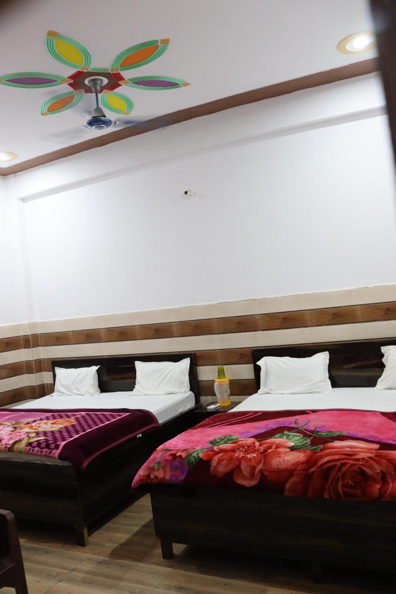 K.d. Dham-near Prem Mandir Guest house Vrindavan