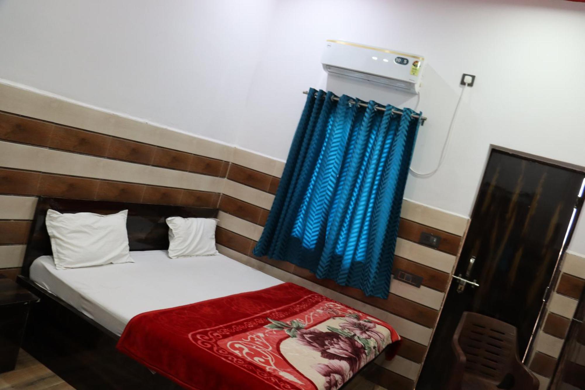 K.d. Dham-near Prem Mandir * Vrindavan