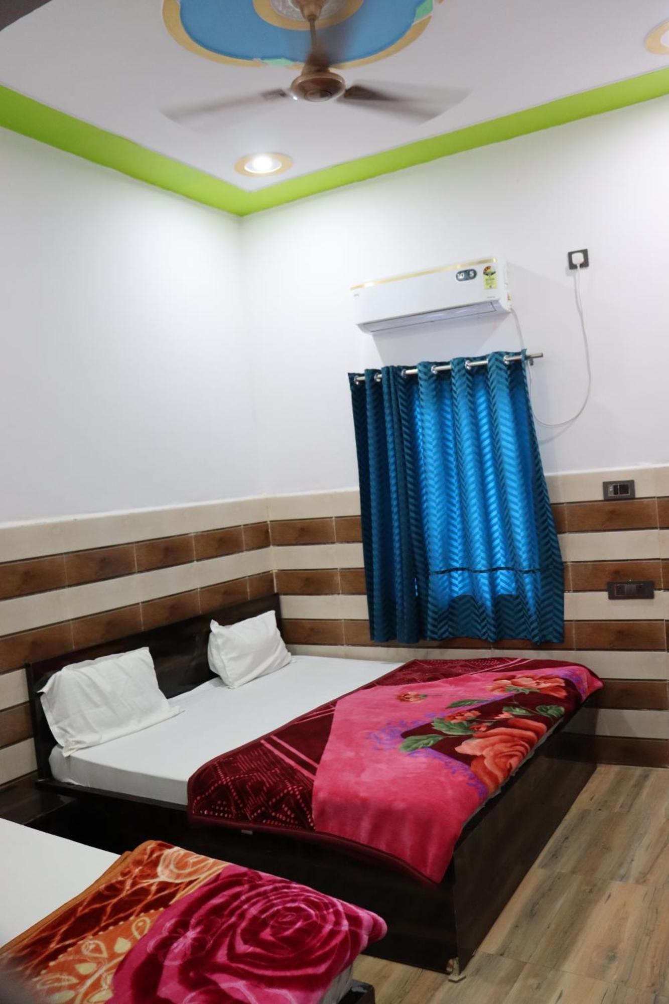 Guest house K.d. Dham-near Prem Mandir Vrindavan