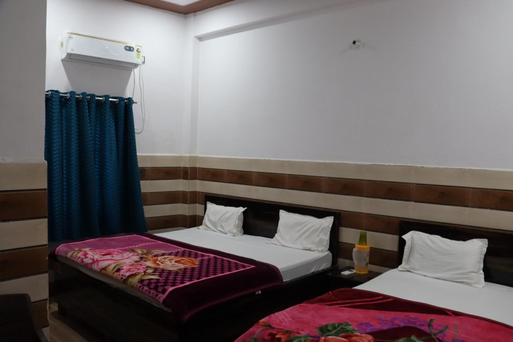 Guest house K.d. Dham-near Prem Mandir