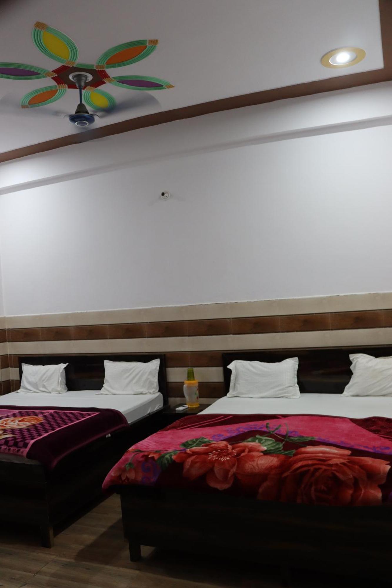 Guest house K.d. Dham-near Prem Mandir Vrindavan